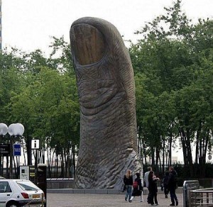 Estatua dedo